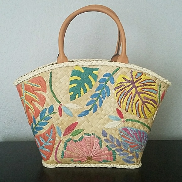 Tory Burch Handbags - 🌟NEW🌟 Tory Burch Leaf Applique Straw Tote